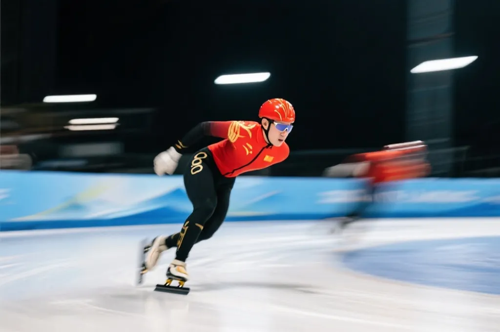 冰刃之下，有光在生长——中国短道速滑队冬奥征途侧记